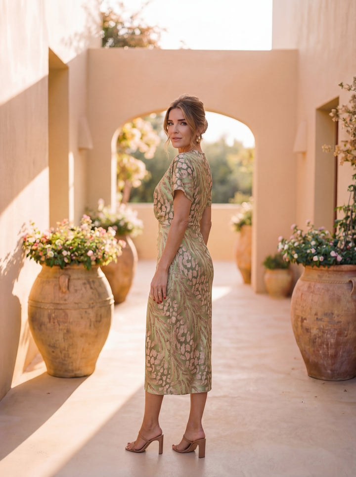 Antonella | Elegantes Kleid aus leichtem und fließendem Stoff