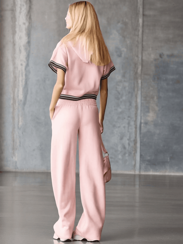Kamila – sporty set with hood