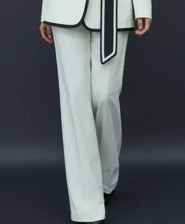 Giovanna – stylish women's outfit for the office