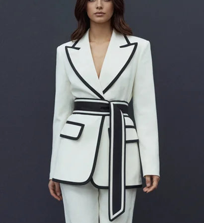 Giovanna – stylish women's outfit for the office