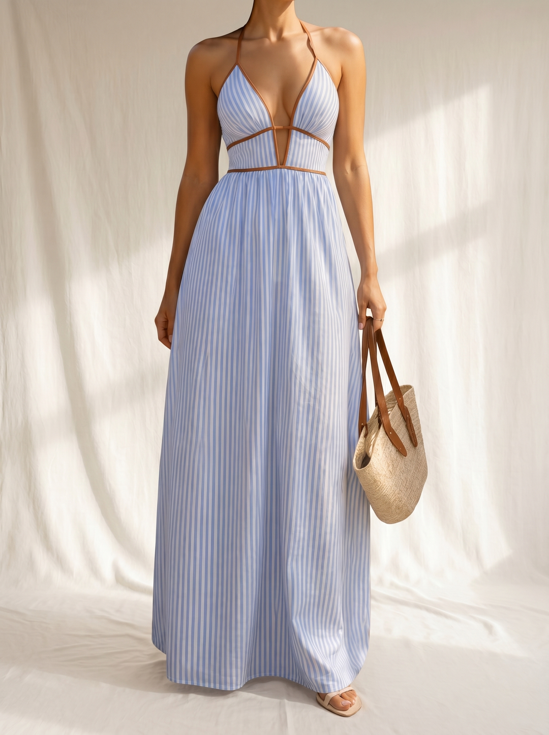 Laurina | Langes gestreiftes Kleid mit Cut-out-Ausschnitt